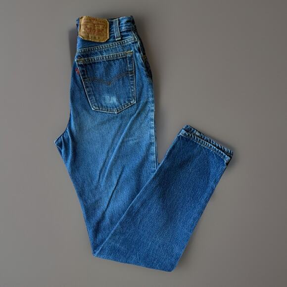 Vintage Levis 501 Jeans 25 Blue 80s Medium Wash Made USA Women Non Selvedge - Picture 1 of 10